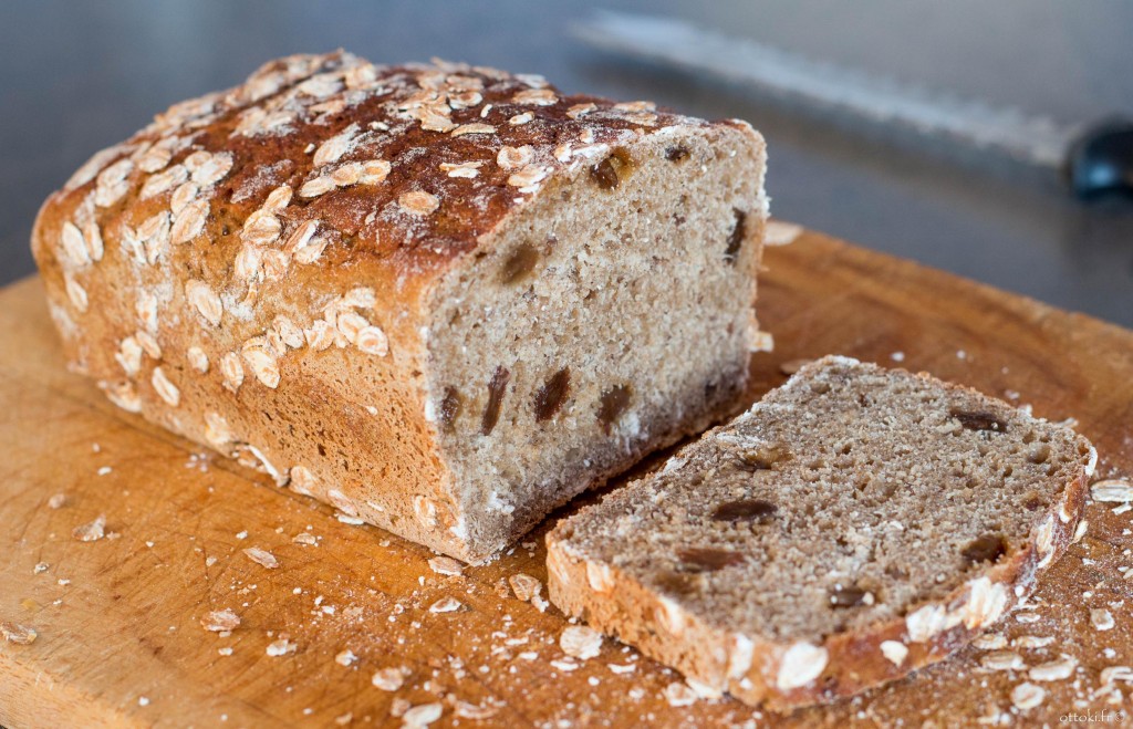 Pain de seigle aux raisins